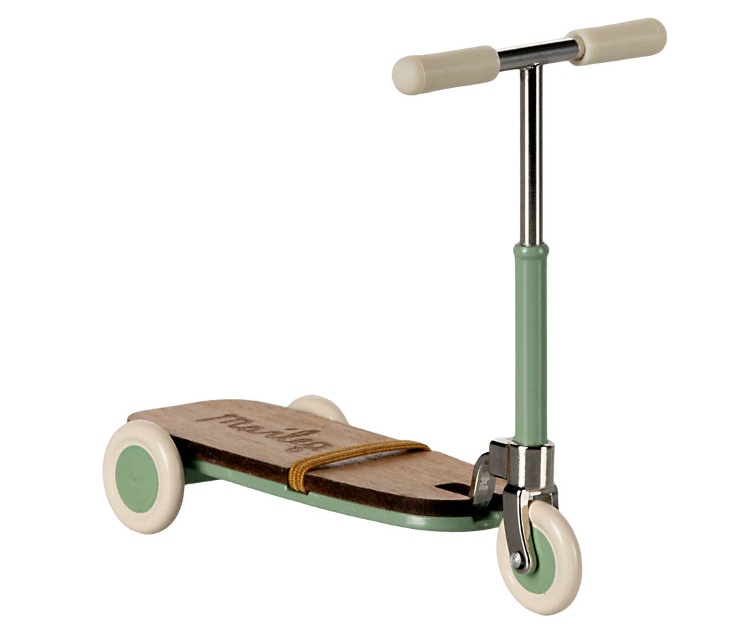 Maileg Kick board, Mouse -Mint