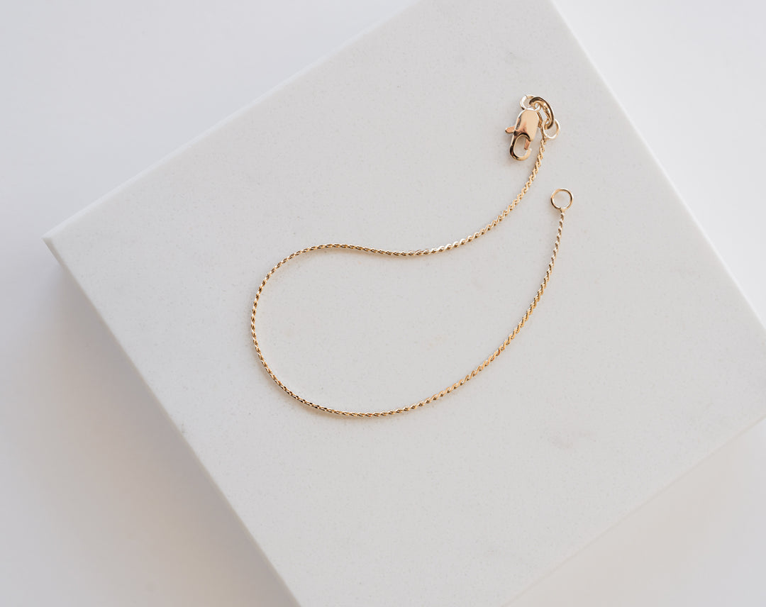 Dainty Twist Chain Bracelet