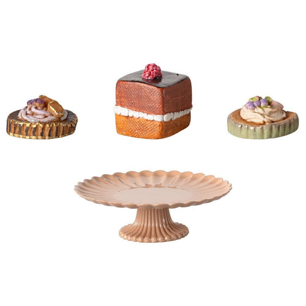 Maileg mini cakes and cake stand