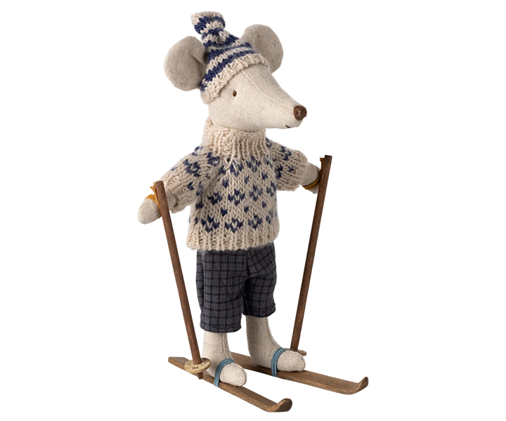 Winter mouse with ski set, Dad