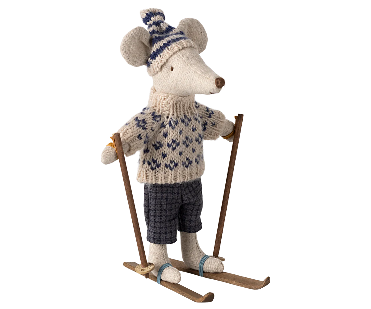 Winter mouse with ski set, Dad