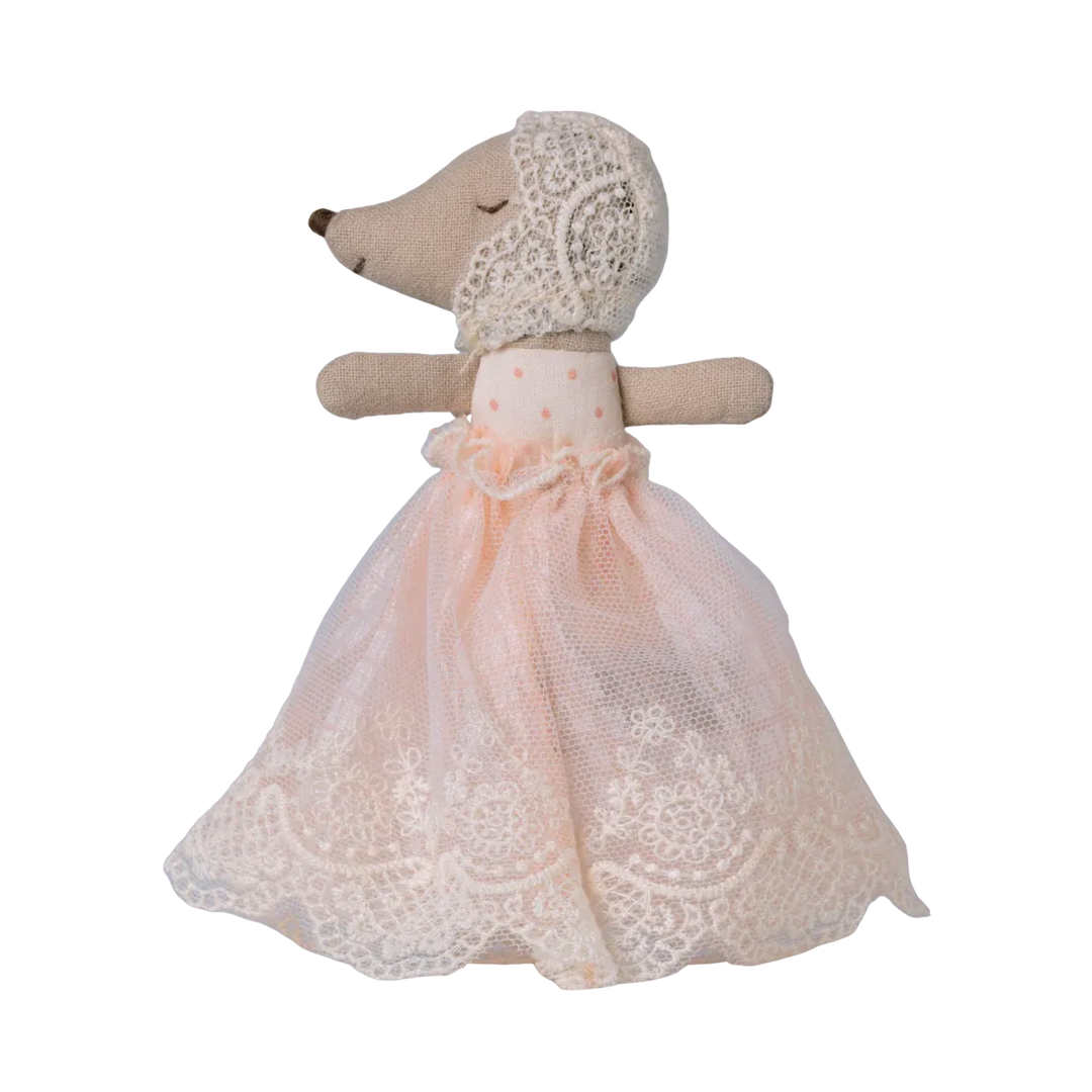 Baby mouse in gown - Powder