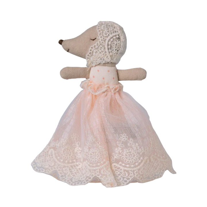 Baby mouse in gown - Powder