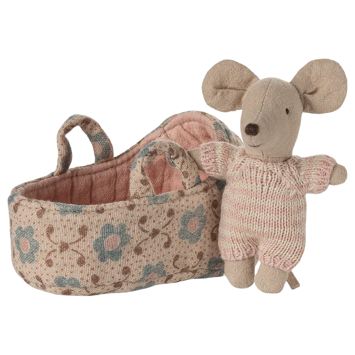 Maileg Baby mouse in carry cot - Rose