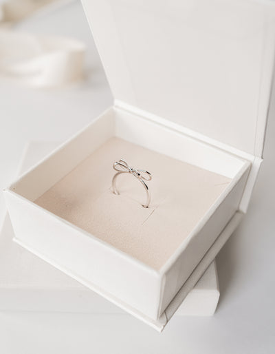 Bow Ring in 925 Sterling Silver