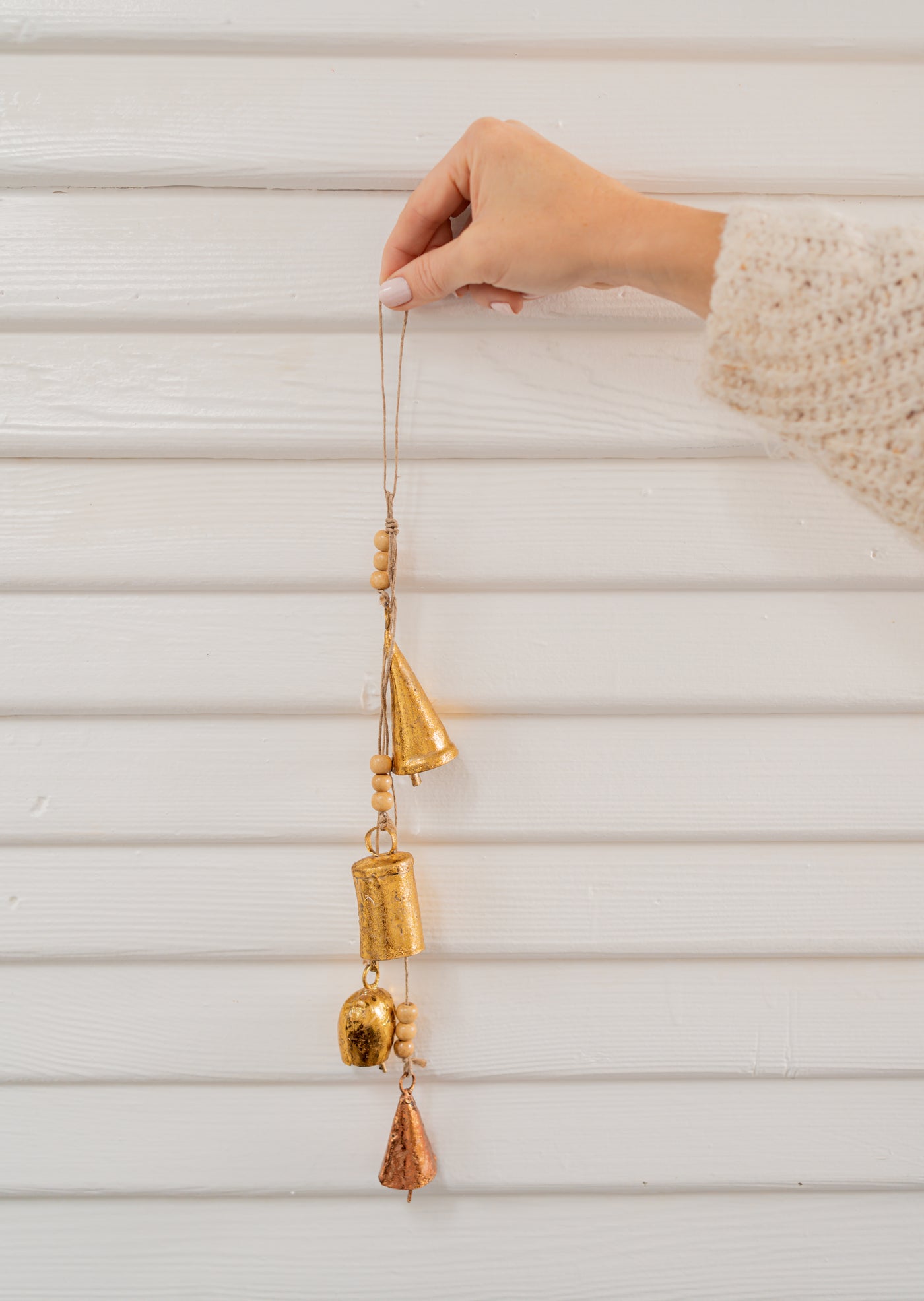 Metal hanging bell cluster gold and bronze