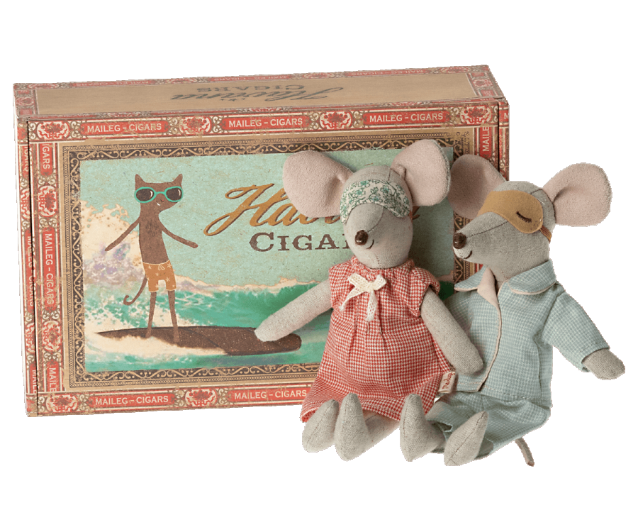 Maileg Mum and dad mice in cigarbox