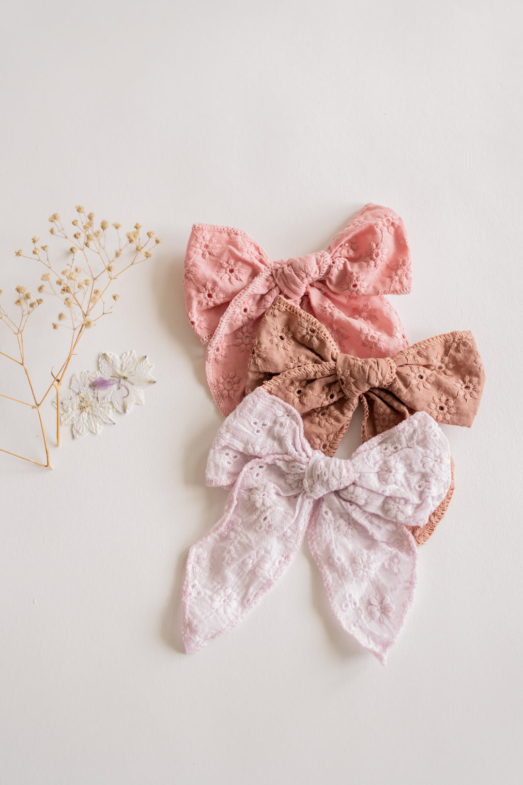 Oversized Lace Bows