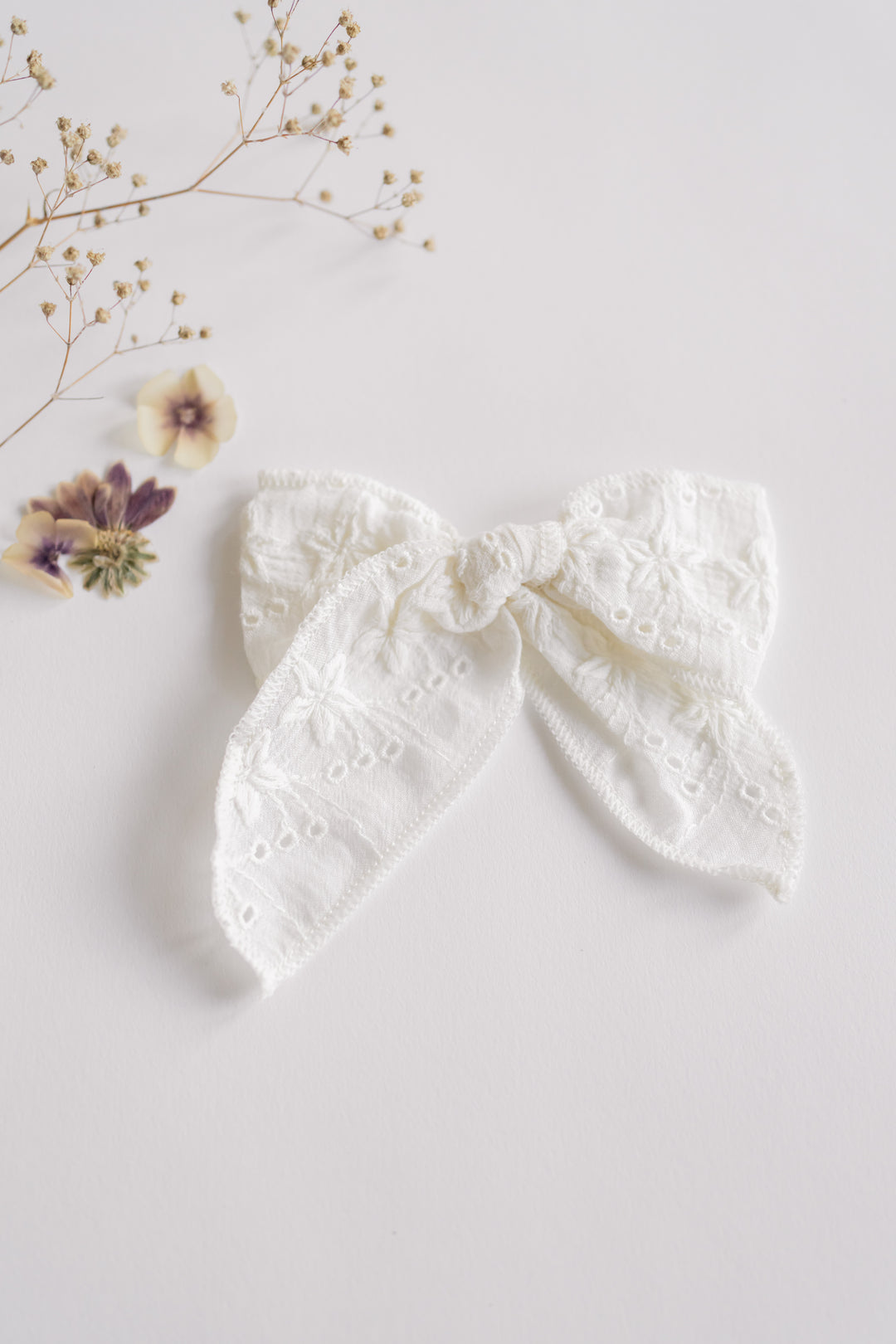 Oversized Lace Bows