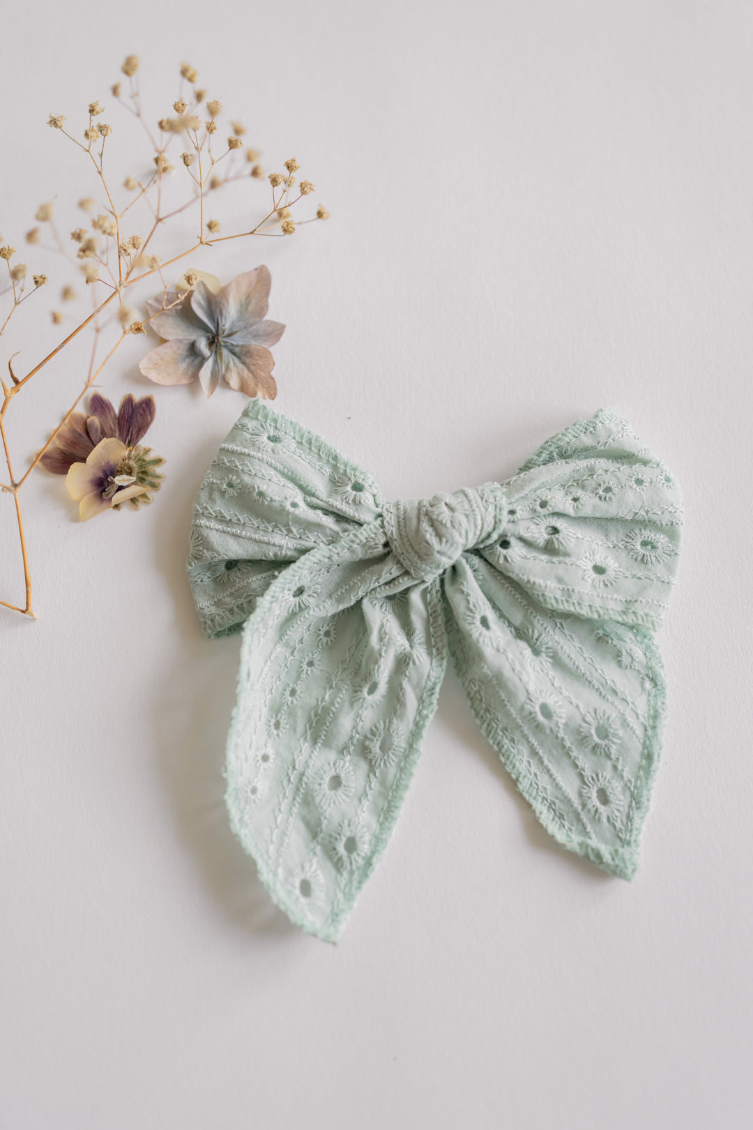 Oversized Lace Bows