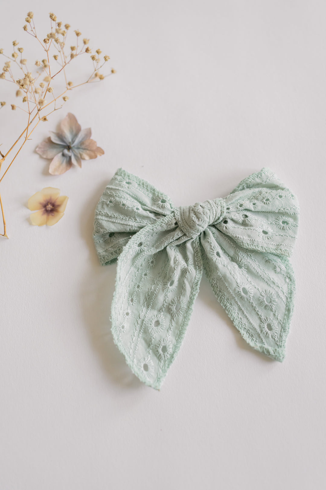 Oversized Lace Bows