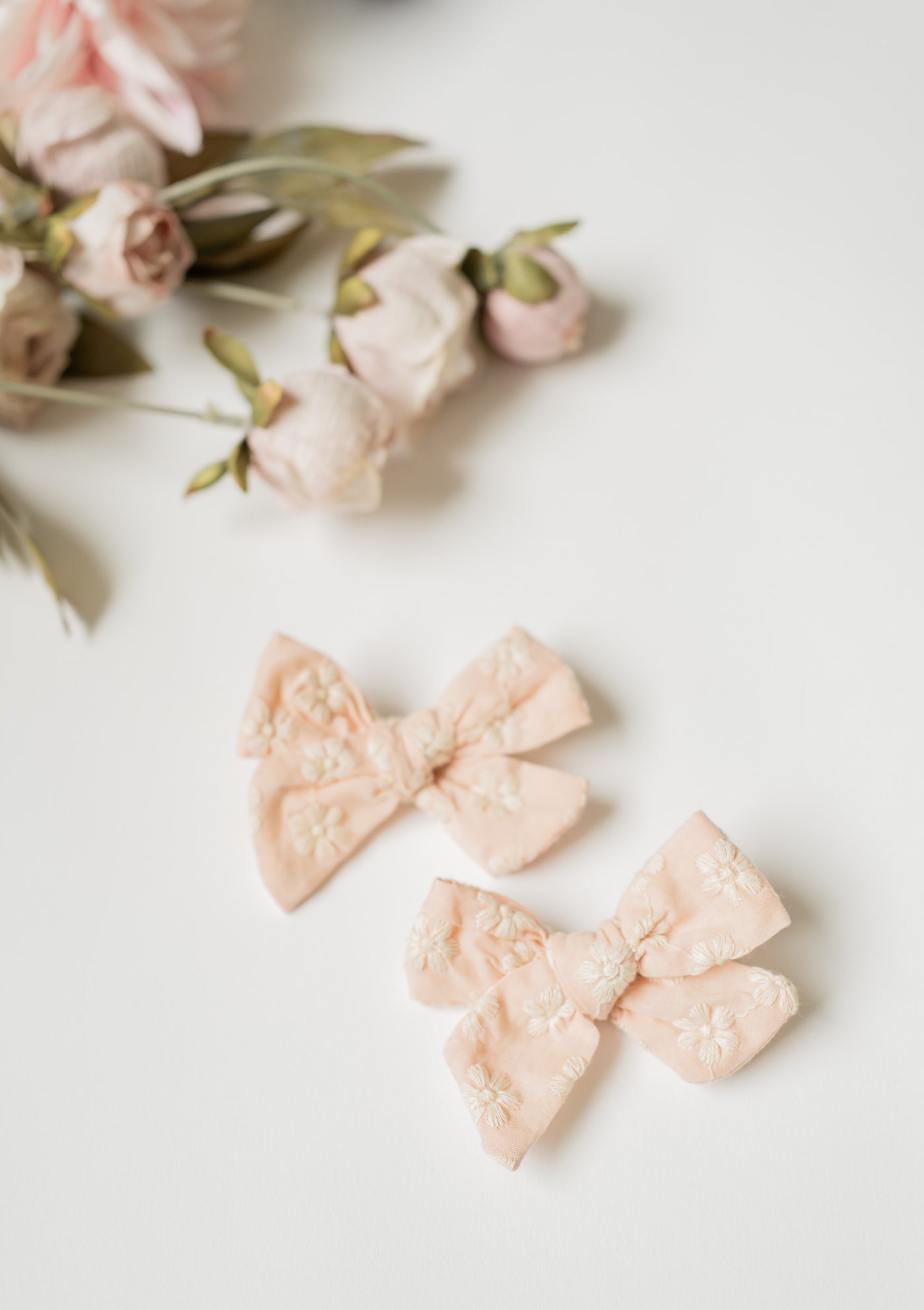 Embroidered Linen Hair Bow Set